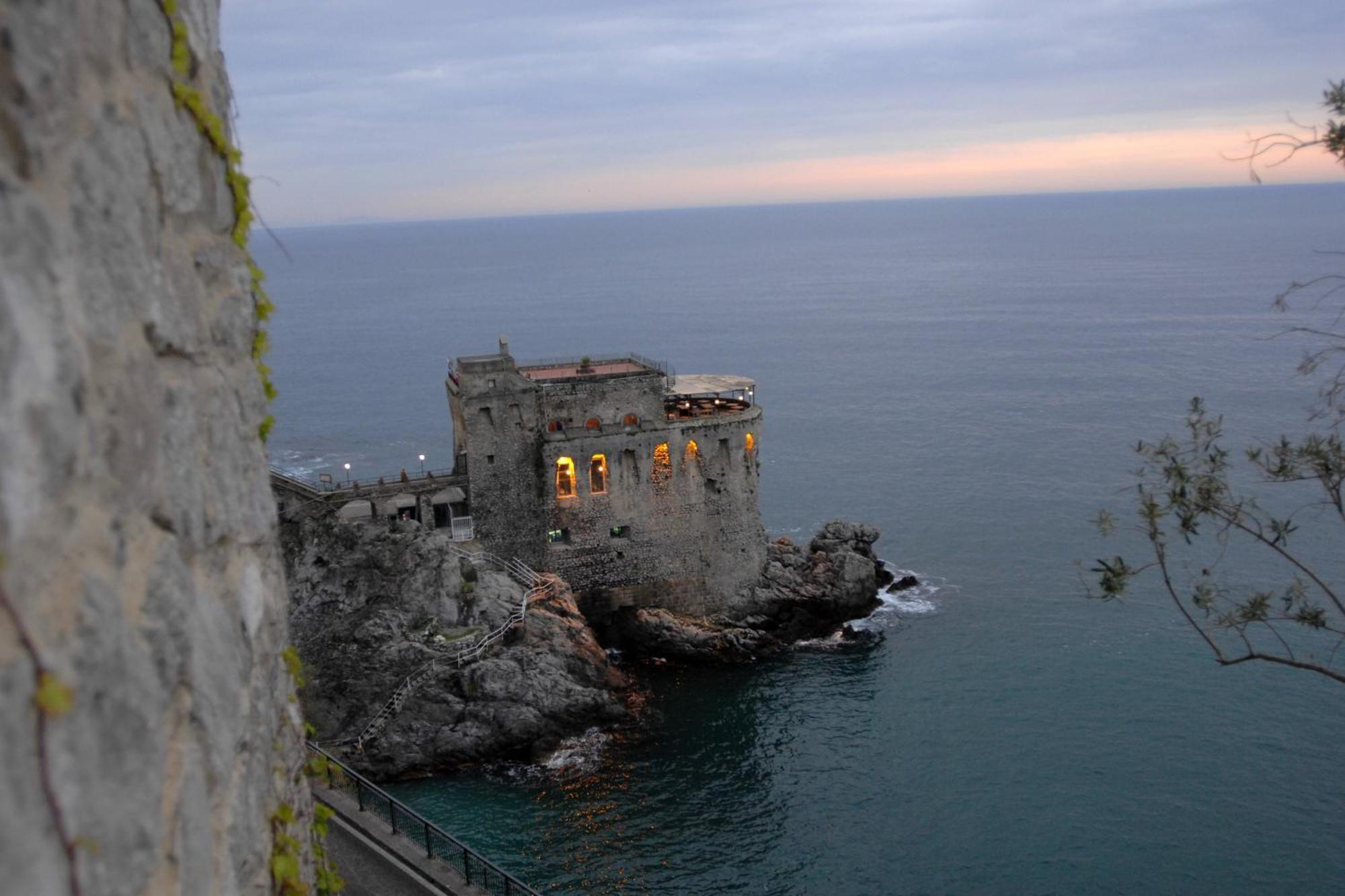 Charming Rooms Amalfi Coast Maiori Εξωτερικό φωτογραφία