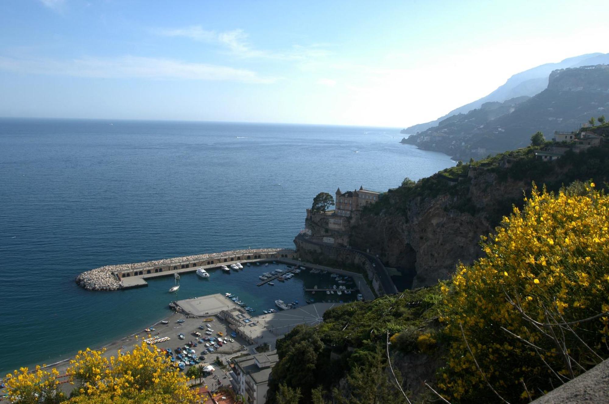 Charming Rooms Amalfi Coast Maiori Εξωτερικό φωτογραφία